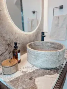 imgi 105 08fe8ae1 c068 44c4 b3a2 293d90cb3ade 225x300