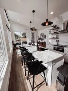 imgi 147 f0939380 ae02 4384 b157 974b329b431a 225x300